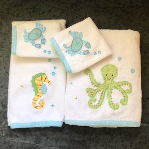 Pottery Barn Kids Ocean Critters towel set